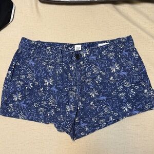 GAP Blue Bermuda Shorts Modern Design